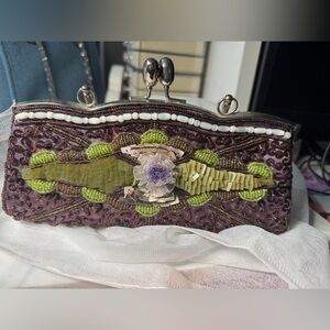 Vintage Elegant Beaded Clutch with Floral Design kisslock